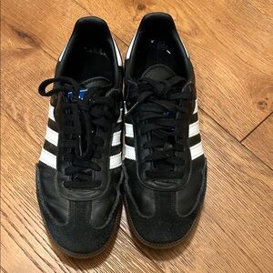 Adidas Black and White Women’s Sambas